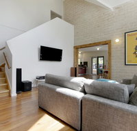 2 Marma Retreat with jacuzzi heated pool pet friendly Foxtel - Whitsundays Accommodation