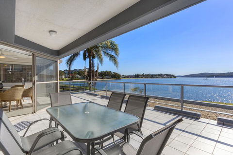 2 The Shores Soldiers Point - Waterfront - Uninterrupted Water Views INCLUDING ALL LINEN & TOWELS, Free Wi-Fi - Whitsundays Accommodation 0