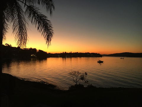 2 The Shores Soldiers Point - Waterfront - Uninterrupted Water Views INCLUDING ALL LINEN & TOWELS, Free Wi-Fi - Whitsundays Accommodation 3
