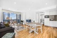 2-Bed Beach Apartment with Pool Parking and Balcony