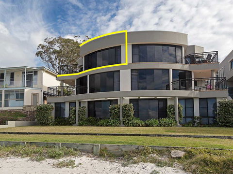 2/137 Soldiers Point Road - Luxury Unit On The Waterfront With Aircon And Free Unlimited Wi Fi - Whitsundays Accommodation 1