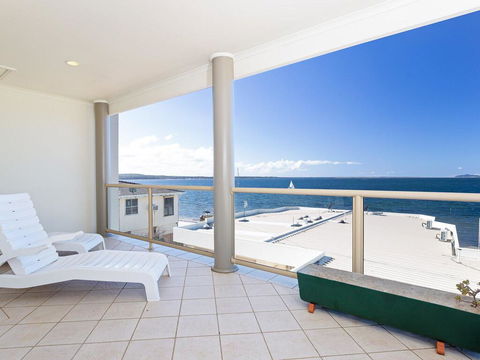 2/141A Soldiers Point Road - Large Waterfront Duplex Across From The Bowling Club - Whitsundays Accommodation 0
