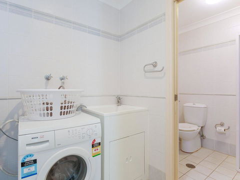 2/141A Soldiers Point Road - Large Waterfront Duplex Across From The Bowling Club - Whitsundays Accommodation 3
