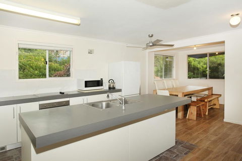 20 Scrub Road, Coolum Beach - Pet Friendly, Linen Included - Whitsundays Accommodation 1