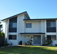 21 Tingira Close - Family home in a quiet street enjoying ocean views - Whitsundays Accommodation
