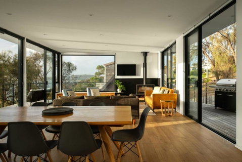 Blessington Beachside Retreat -38km To CBD - Whitsundays Accommodation 1