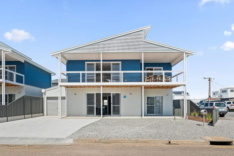 C-Views - Aldinga Beach - C21 SouthCoast Holidays - Whitsundays Accommodation 1