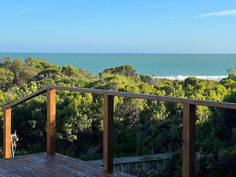 C4 Miles Beach Shack - Whitsundays Accommodation 4