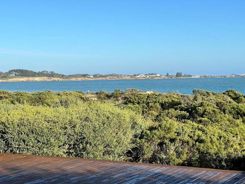 C4 Miles Beach Shack - Whitsundays Accommodation 0
