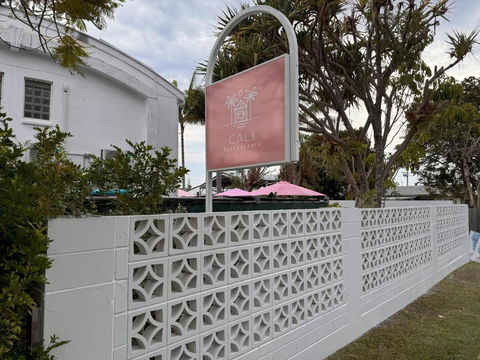 CALI Backpackers - Whitsundays Accommodation 1