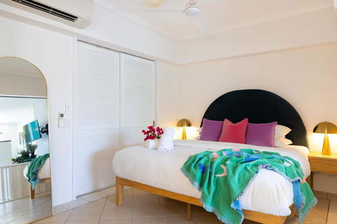 CASA PAPAYA Adults Only Apartment - Whitsundays Accommodation 3