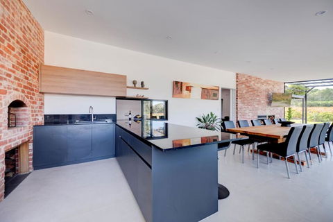 CASALE ESTATE - Whitsundays Accommodation 3