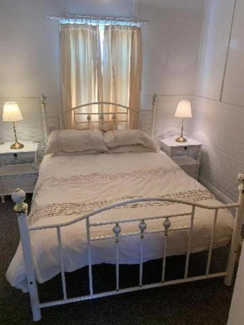 CASS Cottage - Whitsundays Accommodation 2