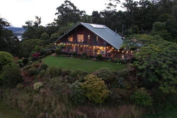 Cloud Valley Estate -Chalet with Whitsundays Accommodation