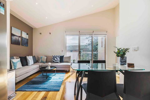 Coastal Escape, Townhouse Steps From The Sea - Whitsundays Accommodation 0
