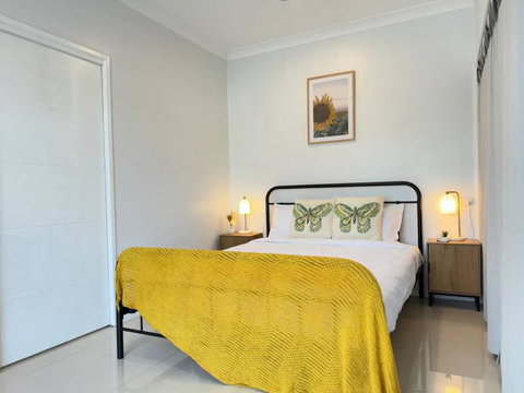 Convenient 2 Bedroom House Unit In Salisbury - Whitsundays Accommodation 0