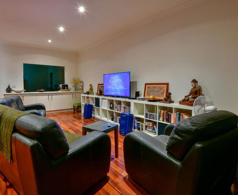 Crossroads Ecomotel - Whitsundays Accommodation 4