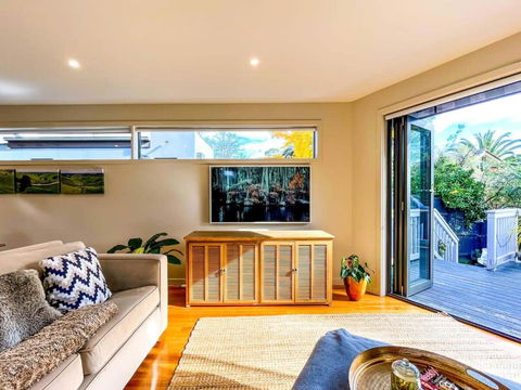 Delux Camberwell Sunny Townhouse - Whitsundays Accommodation 3