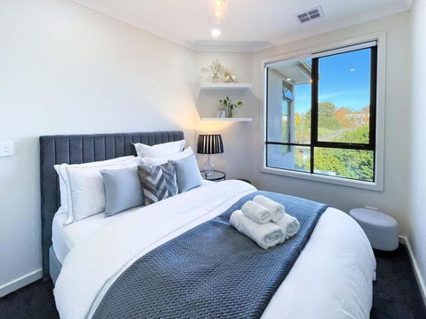 Delux Camberwell Sunny Townhouse - Whitsundays Accommodation 4
