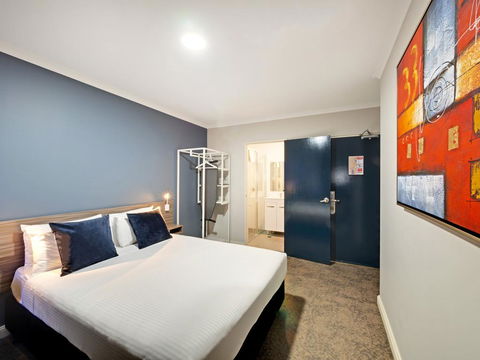 28 Hotel - Whitsundays Accommodation 1