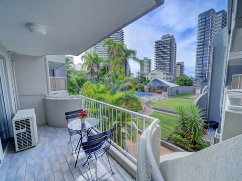 2BR Aloha Lane Main Beach Apartment - Whitsundays Accommodation 2