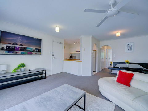 2BR Aloha Lane Main Beach Apartment - Whitsundays Accommodation 1