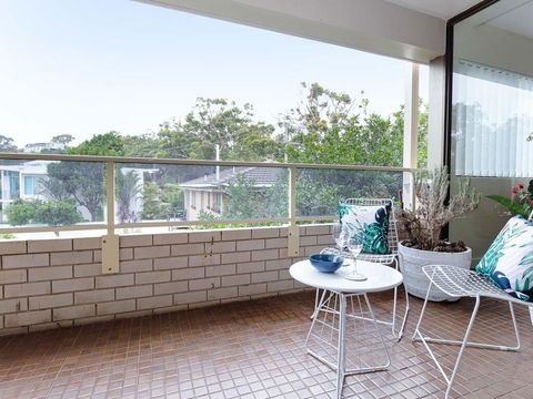 3 'Bangalee' 41 Soldiers Point Rd - Fantastic Waterfront Unit With Pool, WIFI & Chromecast - Whitsundays Accommodation 2