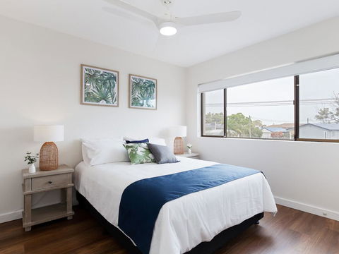 3 'Bangalee' 41 Soldiers Point Rd - Fantastic Waterfront Unit With Pool, WIFI & Chromecast - Whitsundays Accommodation 3