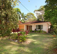 35 Santa Monica Avenue Coolum Beach Pet Friendly Linen Included - Whitsundays Accommodation