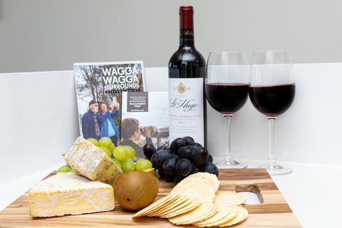 4 Bedroom Inner City Townhouse - SLEEPS 9 !! - Whitsundays Accommodation 2