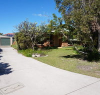 4 Boronia Place - Rainbow Beach Perfect convenient location Fenced yard - Whitsundays Accommodation