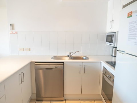 4/4 On First - Whitsundays Accommodation 2
