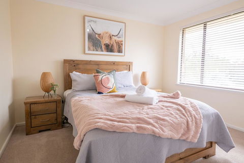 42 Rosemary Lane - Central Orange - Spacious Family Home - Quiet Lane - Whitsundays Accommodation 0