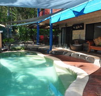 43 Double Island Drive - Two level holiday home with swimming pool. Located close to beach and CBD - Whitsundays Accommodation