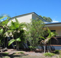 44 Cypress Avenue - Holiday home in a quiet location close to patrolled beach and CBD - Whitsundays Accommodation