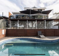 5 bedroom with POOL and Studio Vues Relaxantes - Whitsundays Accommodation