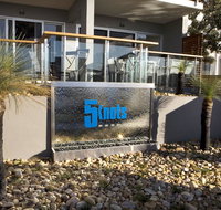 5 Knots Metung - Whitsundays Accommodation