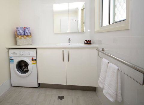 545 Esplanade - Whitsundays Accommodation 1