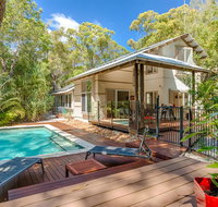 7 Naiad Court - Rainbow Shores Perfect Beach House Swimming Pool and Walk To Beach Aircon Wi-Fi - Whitsundays Accommodation