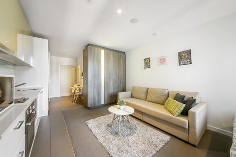 A Charming Studio With Stunning City Views - Whitsundays Accommodation 1