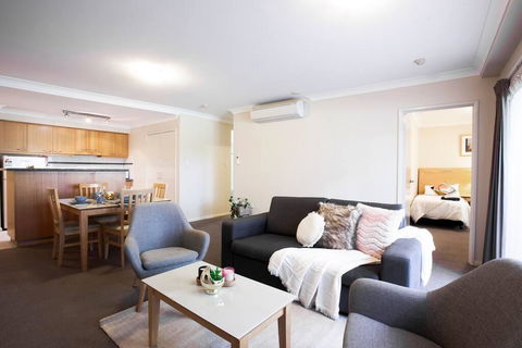 A Comfy 2BR Home, Top Location, FREE Parking - Whitsundays Accommodation 1