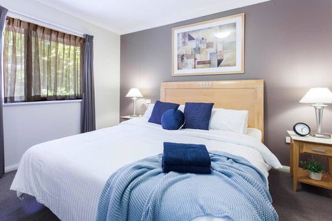 A Comfy 2BR Home, Top Location, FREE Parking - Whitsundays Accommodation 0