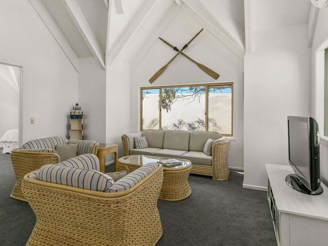A La Plage - Whitsundays Accommodation 2