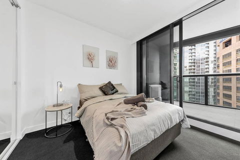 A Modern Apt, 5-min Walk To Queen Victoria Market - Whitsundays Accommodation 2
