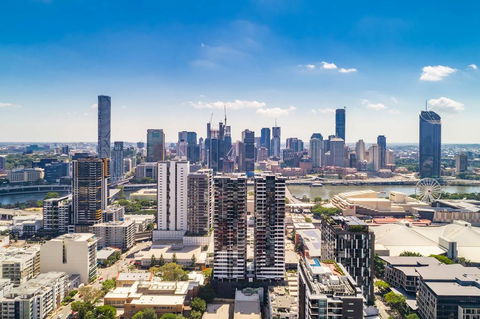 A PERFECT STAY - Adam + Eve - 2 Bedroom Luxury Apartment In Eve Tower - Whitsundays Accommodation 0