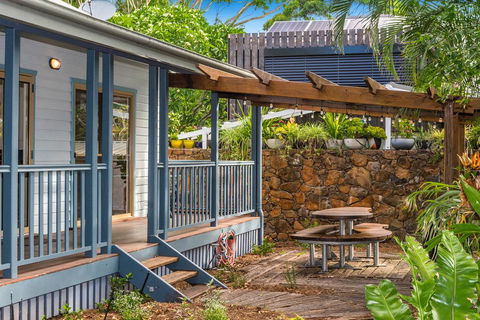 A PERFECT STAY - Barefoot Lane - Beach House - Whitsundays Accommodation 3
