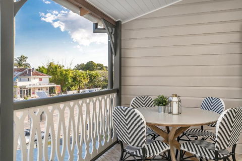 A PERFECT STAY - Luxe & Bloom - Whitsundays Accommodation 3