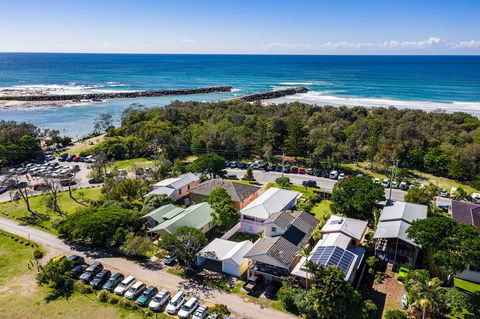 A PERFECT STAY - Sunset Beach - Whitsundays Accommodation 0