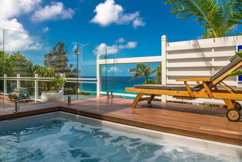 A PERFECT STAY - The Palms At Byron - Views Over Wategos Beach - Whitsundays Accommodation 2
