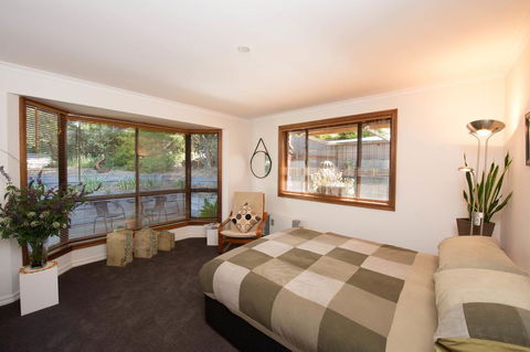 A Suite Spot In The Hills - Whitsundays Accommodation 0